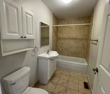 236 Tiffin Street - Photo 6