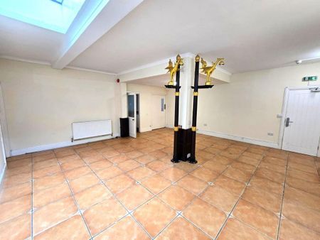 4 bedroom flat to rent - Photo 4