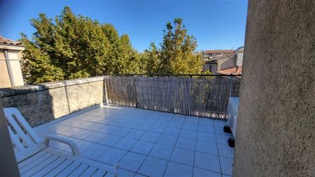 Location appartement 1 pièce - 17m² à Salon de provence (13300) - Photo 2