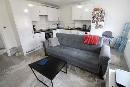 2 bedroom flat to rent - Photo 2