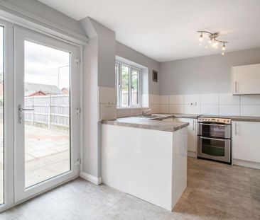 2 bedroom terraced house to rent - Photo 3