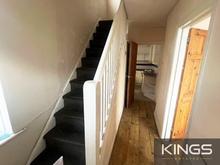 4 bedroom terraced house to rent - Photo 2