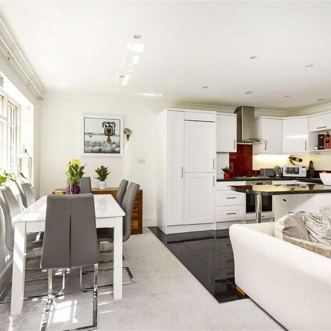 2 bedroom flat to rent - Photo 1