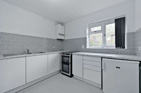 A ground floor flat is located less than a mile from Marlow High Street - Photo 5