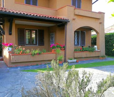 Appartamento via Salvador Allende, Centro, Forte dei Marmi - Photo 2