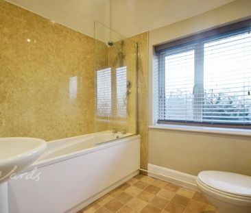 3 bedroom end of terrace house to rent - Photo 1