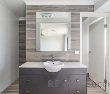 15 Entabeni Drive, Kearneys Spring QLD 4350 - House For Rent | Domain - Photo 2