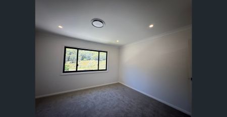 Brand New Double-Storey Home with Modern 5 Bedrooms, Two mater room and Two living area - Photo 5