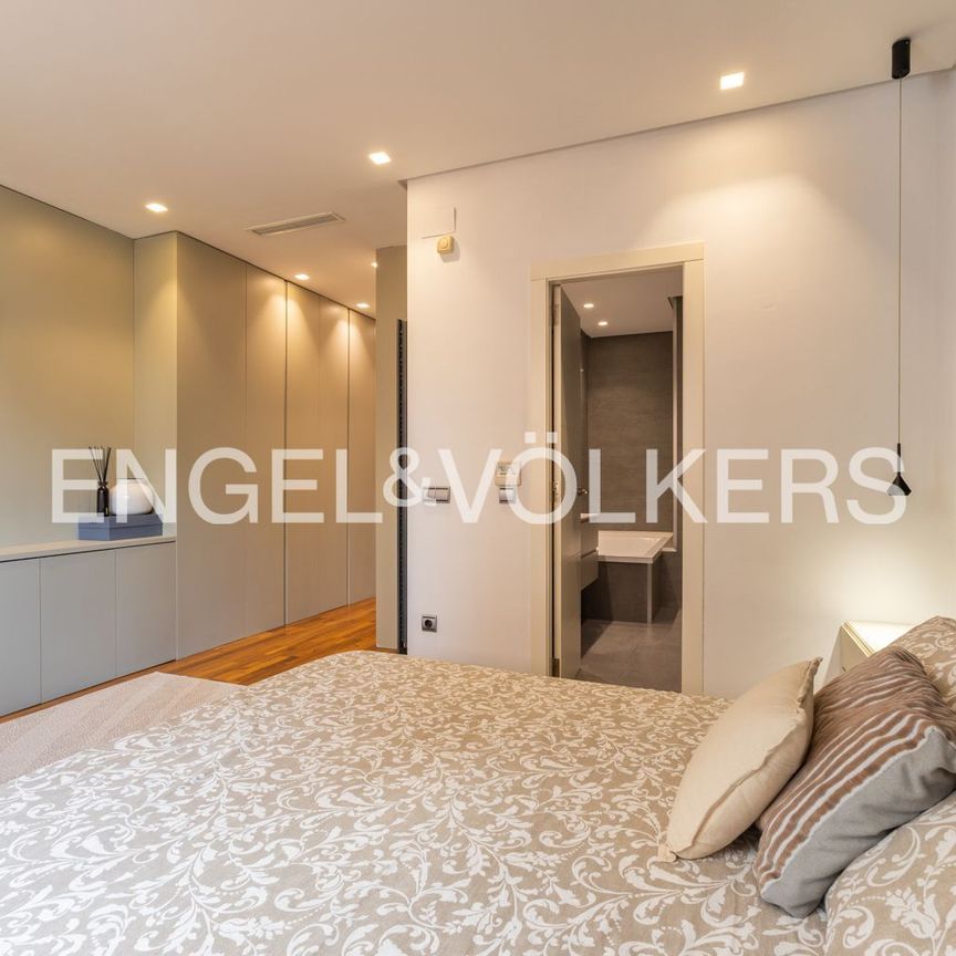 Piso de alquiler en Carrer de Ciril Amorós, El Pla del Remei - Photo 1