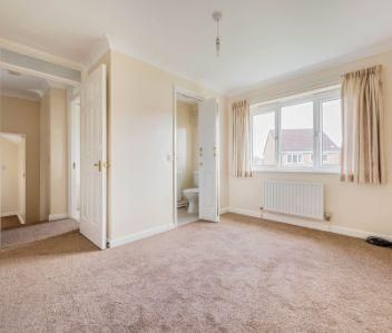 3 bedroom detached house to rent - Photo 3