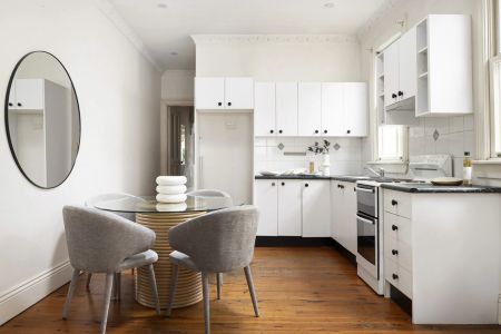 A Picturesque 1880s Cottage On The Park Fringe - Photo 5