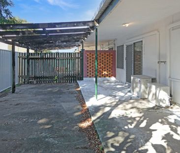 Neat & Tidy Unit in Quiet Complex – Freshly Updated & Well Located - Photo 2