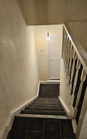 3 bedroom flat to rent - Photo 5