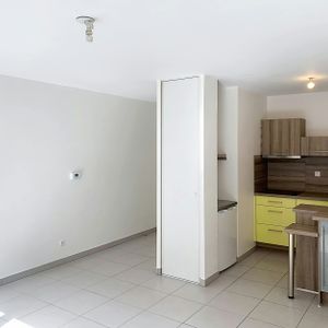 Lyon 3ème : Idéalement situé beau T2 avec cuisine équipée - Photo 3