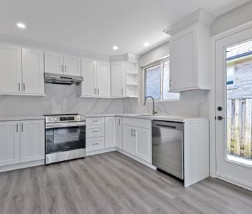 For Lease - 79 Strathavon Drive, Toronto, Ontario - Photo 2