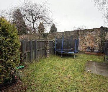 2 bedroom terraced house to rent - Photo 6