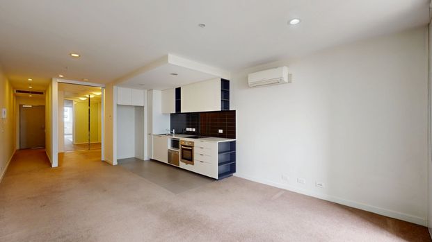 Light, Style & Waterfront Convenience in EXO Docklands - Photo 1