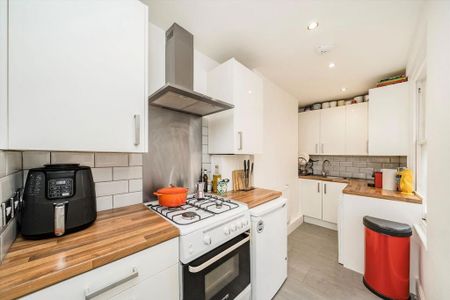 2 bedroom flat to rent - Photo 4