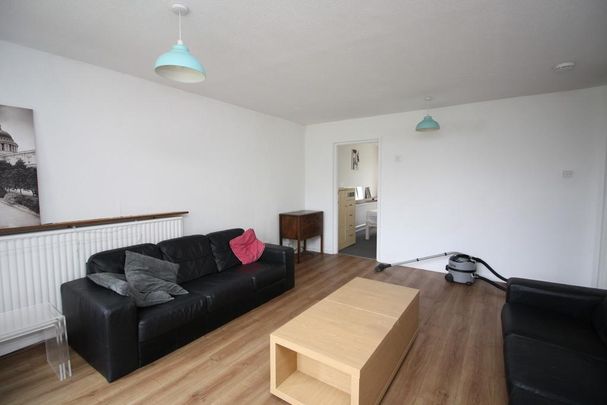 5 bedroom terraced house to rent - Photo 1