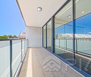 2.03/19-21 Wilson St Botany - Photo 1