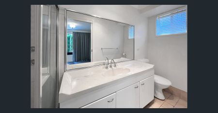 Family Home - Photo 5