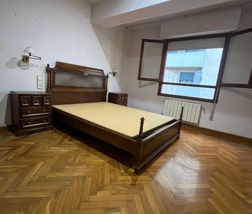 Piso de alquiler en Casco Histórico - Photo 2