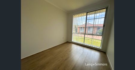 Freshly updated three-bedroom villa - Photo 3