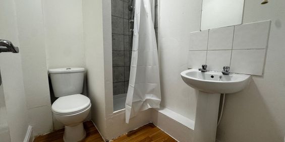 Studio Flat, Graham Road, SO14 - Photo 3