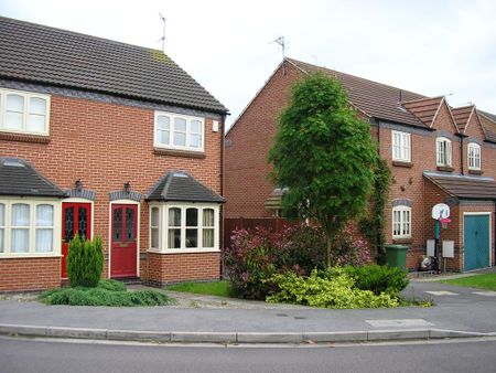 2 bedroom semi-detached house to rent - Photo 3