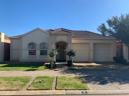 Spacious Family Living in Sought after Location - Photo 5