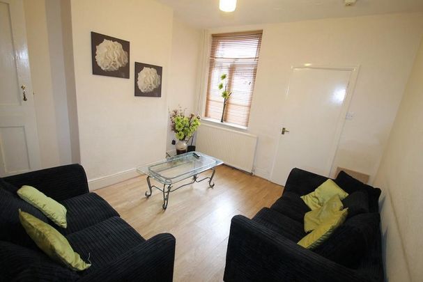 3 bedroom terraced house to rent - Photo 1