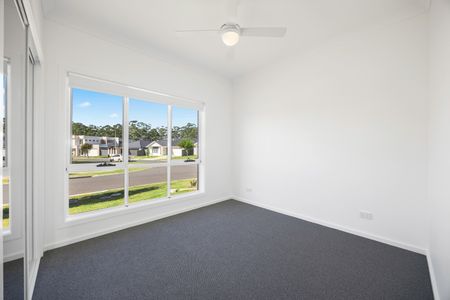 1 Amity Crescent, Thrumster NSW 2444 - House For Rent | Domain - Photo 4