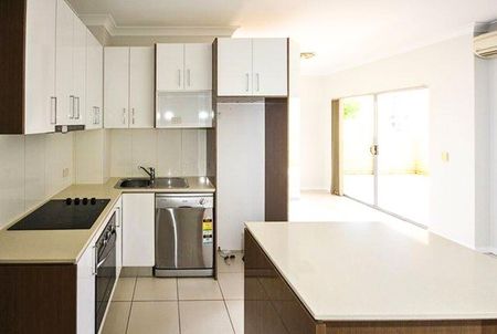 2/189 Cavendish Road, 4151, Coorparoo Qld - Photo 4