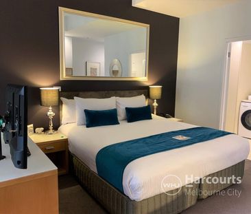 Spacious Studio on Charming Collins Street! - Photo 4