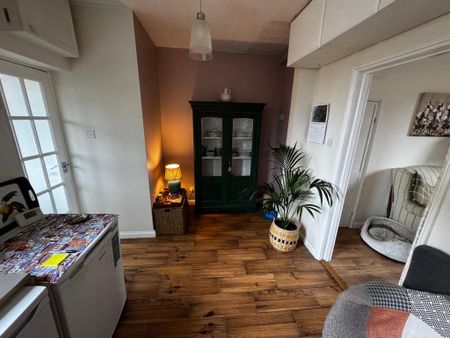 3 bedroom terraced house to rent - Photo 2