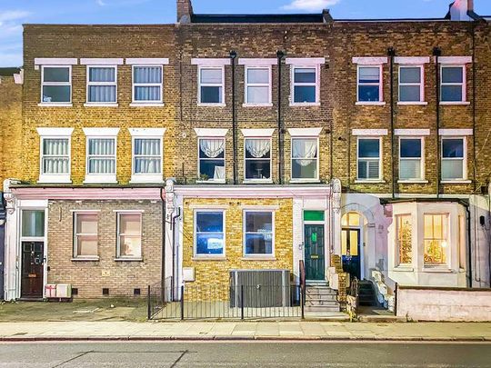 Trinity Road, London, SW17 - Photo 1