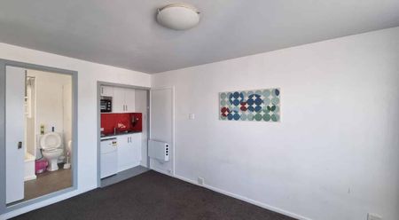 Semi-Furnished Studio: - Photo 5