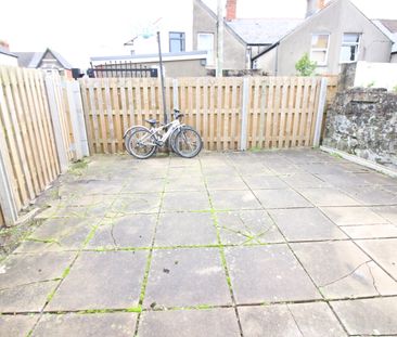 Dogfield street, Cathays - Photo 1