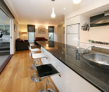7 Sleath, Toowong QLD 4066 - House For Rent | Domain - Photo 5