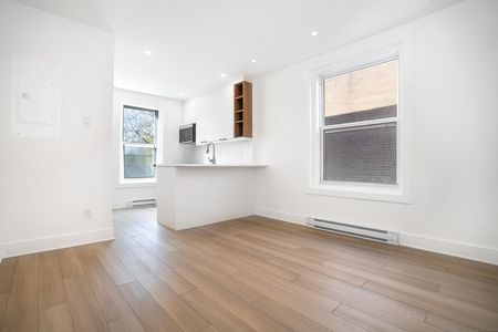 2 Bed , 1 Bath - Photo 4