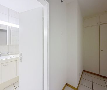 1½ PIÈCES - Avec un balcon - Photo 2