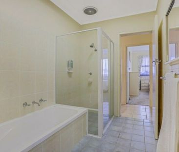 "Spacious Family Home" - Photo 6