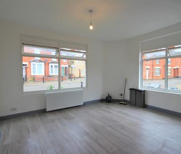 3 bedroom end of terrace house to rent - Photo 6