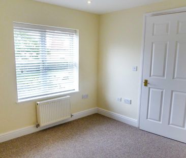 Chambers Hill, Mawsley - Photo 4