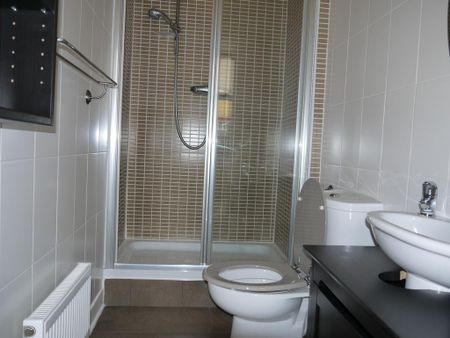 2 bedroom flat to rent - Photo 4