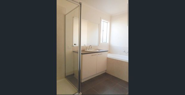 4 BEDROOM TREASURE IN TARNEIT - Photo 1