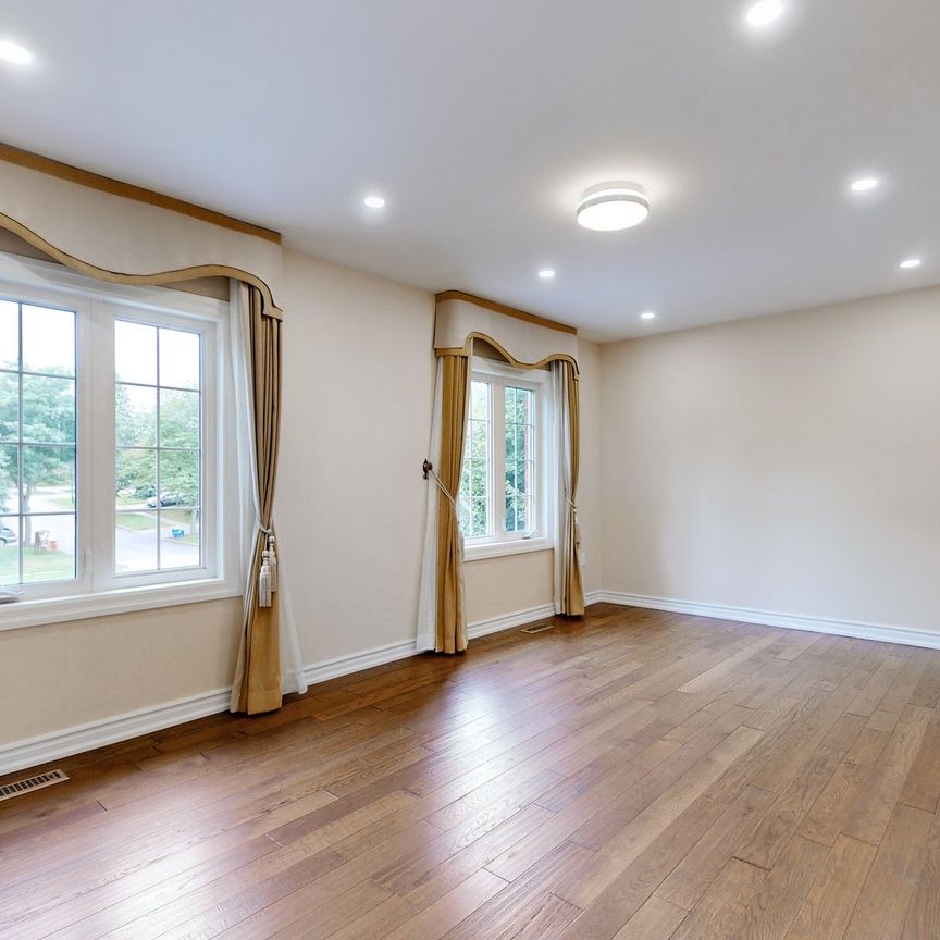 For Lease - 909 Stonehaven Avenue, Newmarket, Ontario - Photo 1