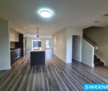 Bright and Inviting Townhouse! - Photo 1