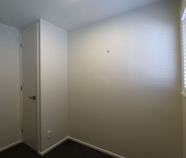 Very tidy two bedroom unit - Photo 5