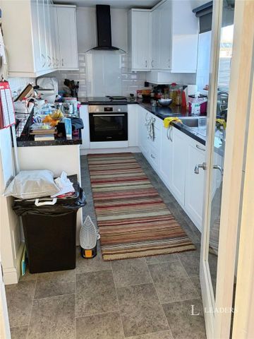 2 bedroom semi-detached house to rent - Photo 5